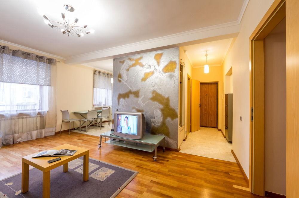 Hostel Kreschatik Kiev Bagian luar foto