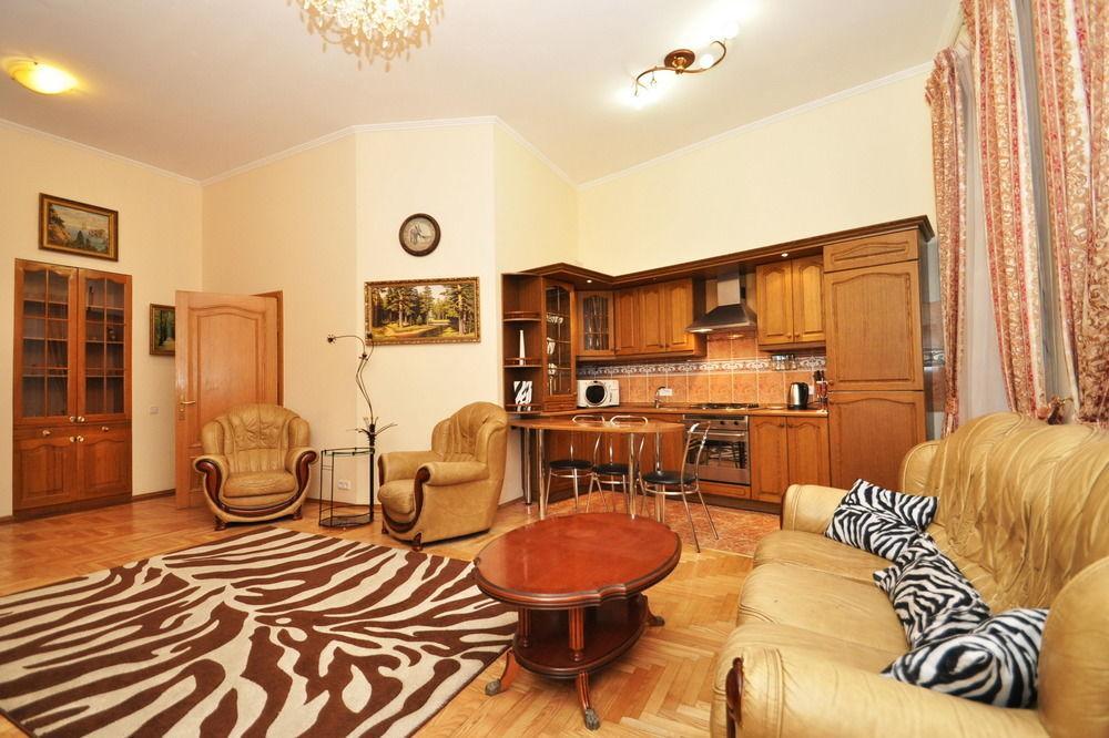 Hostel Kreschatik Kiev Bagian luar foto