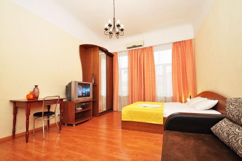 Hostel Kreschatik Kiev Bagian luar foto