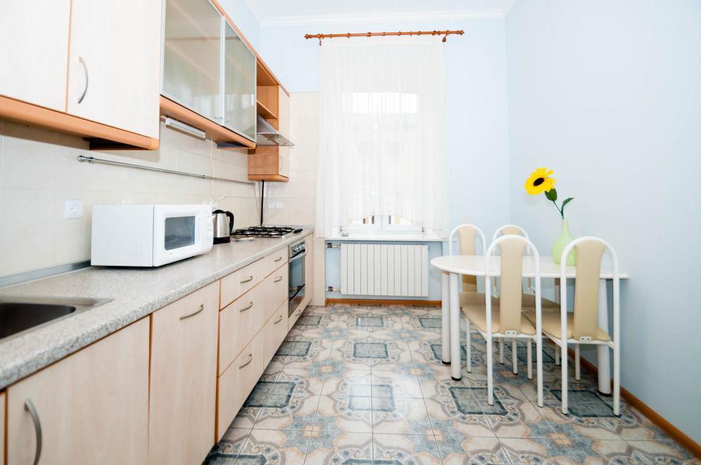 Hostel Kreschatik Kiev Bagian luar foto