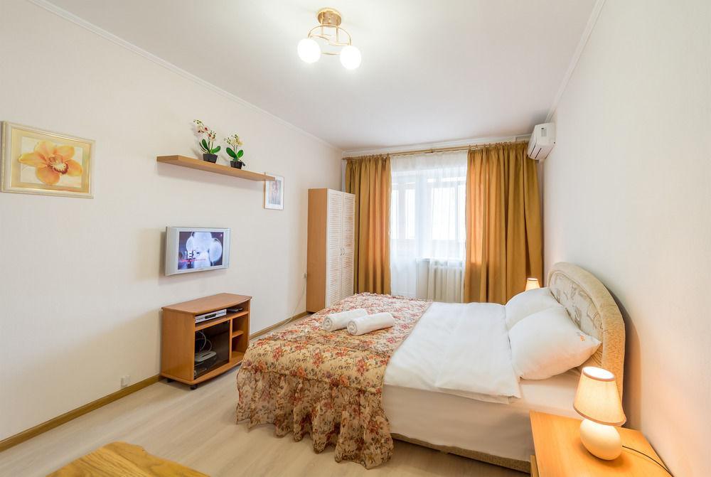 Hostel Kreschatik Kiev Bagian luar foto